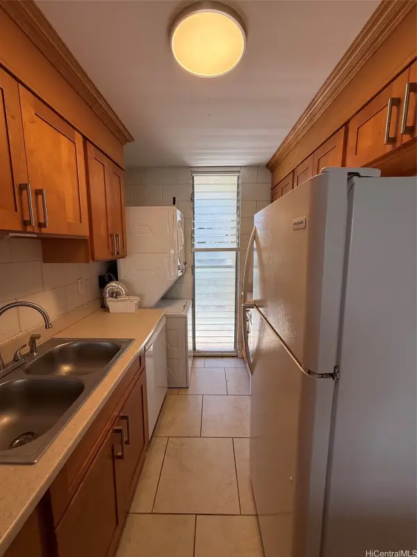 1420 Victoria Street #401, Honolulu, HI 96822