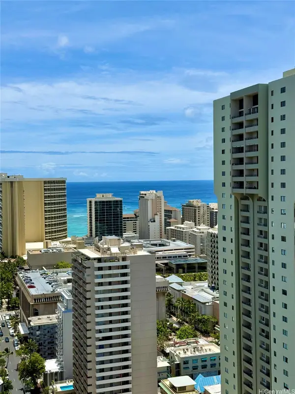 445 Seaside Avenue #4012, Honolulu, HI 96815