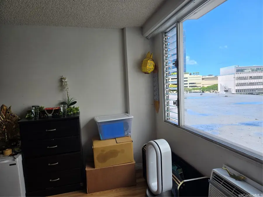 747 Amana Street #401, Honolulu, HI 96814 - #2