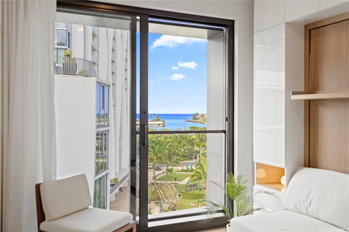 987 Queen Street #727, Honolulu, HI 96814 - #1