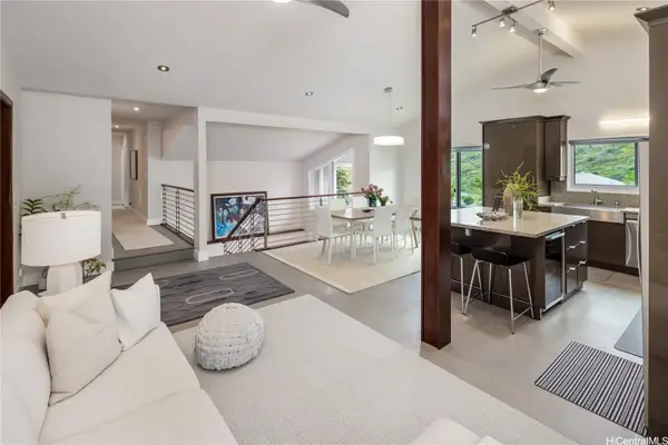 1398 Miloiki Street, Honolulu, HI 96825