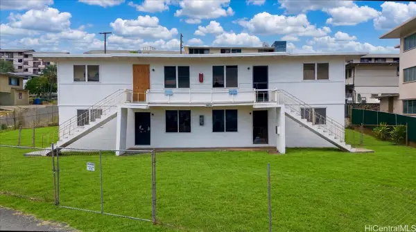 98-143 Kanuku Street, Aiea, HI 96701