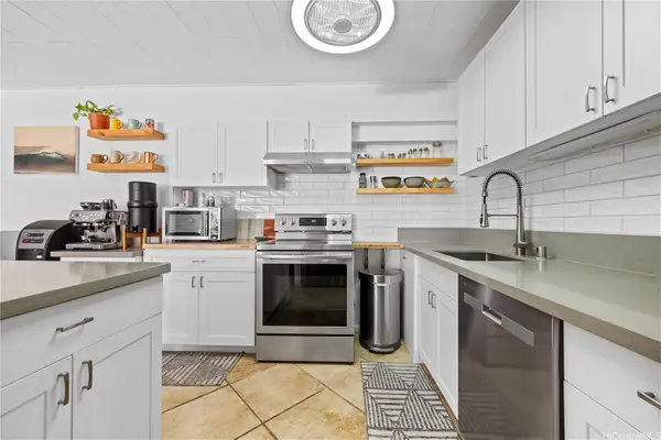 225 Kaiulani Avenue #804, Honolulu, HI 96815