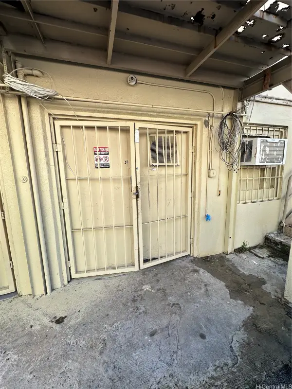 1325 N School Street #A02, Honolulu, HI 96817