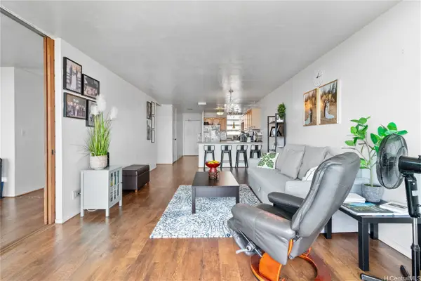 1015 Ala Napunani Street #802, Honolulu, HI 96818
