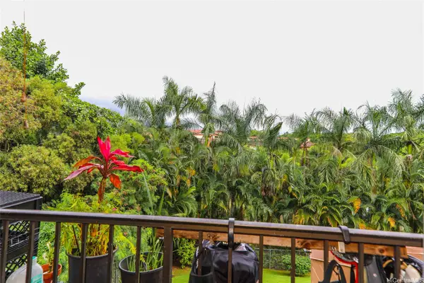 46-259 Kahuhipa Street #B200, Kaneohe, HI 96744