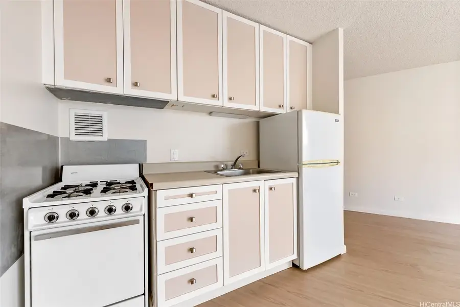 750 Amana Street #907, Honolulu, HI 96814 - #2