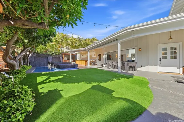 245 Palaoa Place, Honolulu, HI 96816