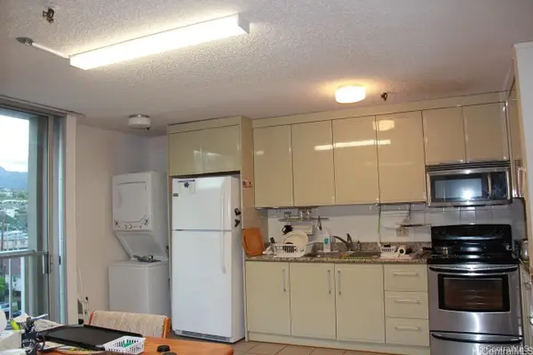 1226 Alexander Street #607, Honolulu, HI 96826