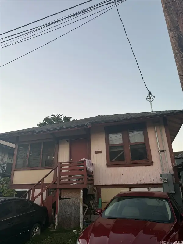 1026 Mao Lane, Honolulu, HI 96817