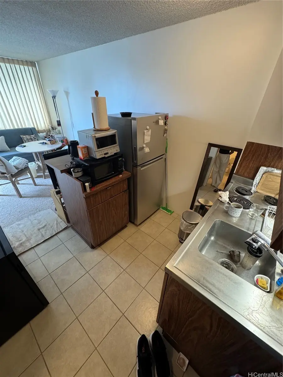 1560 Kanunu Street #1212, Honolulu, HI 96814 - #2