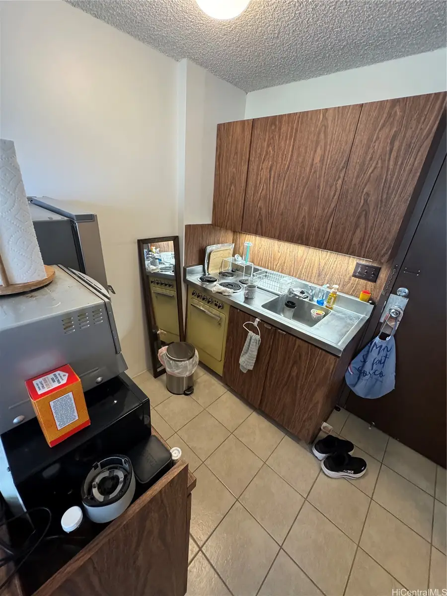 1560 Kanunu Street #1212, Honolulu, HI 96814 - #3