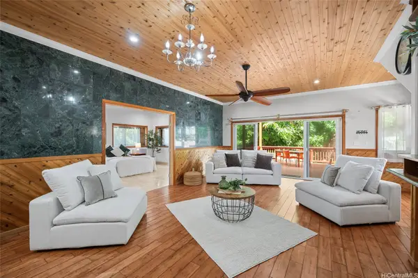 652 Hoohulu Place, Pearl City, HI 96782