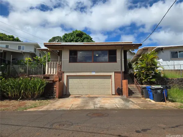 1470 Hoohaku Street, Pearl City, HI 96782