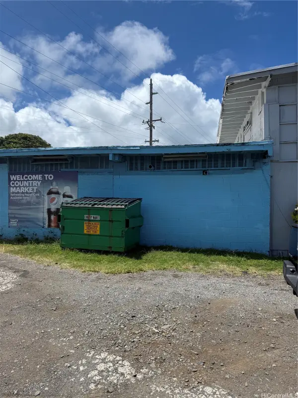 47-723 Kamehameha Highway #A, Kaneohe, HI 96744