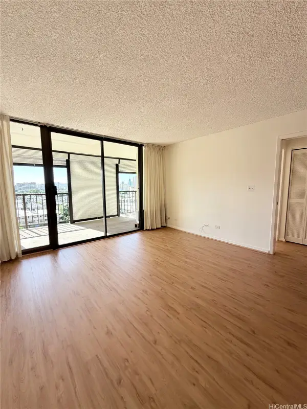 1201 Wilder Avenue #801, Honolulu, HI 96822