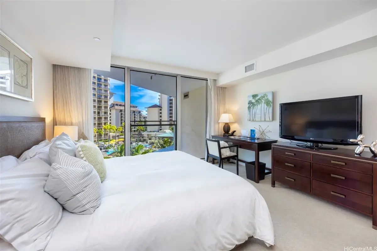 223 Saratoga Road #810, Honolulu, HI 96815 - #1