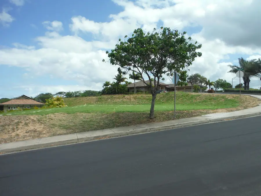 15 E Kapueone Pl, Wailuku, HI 96793 - #2