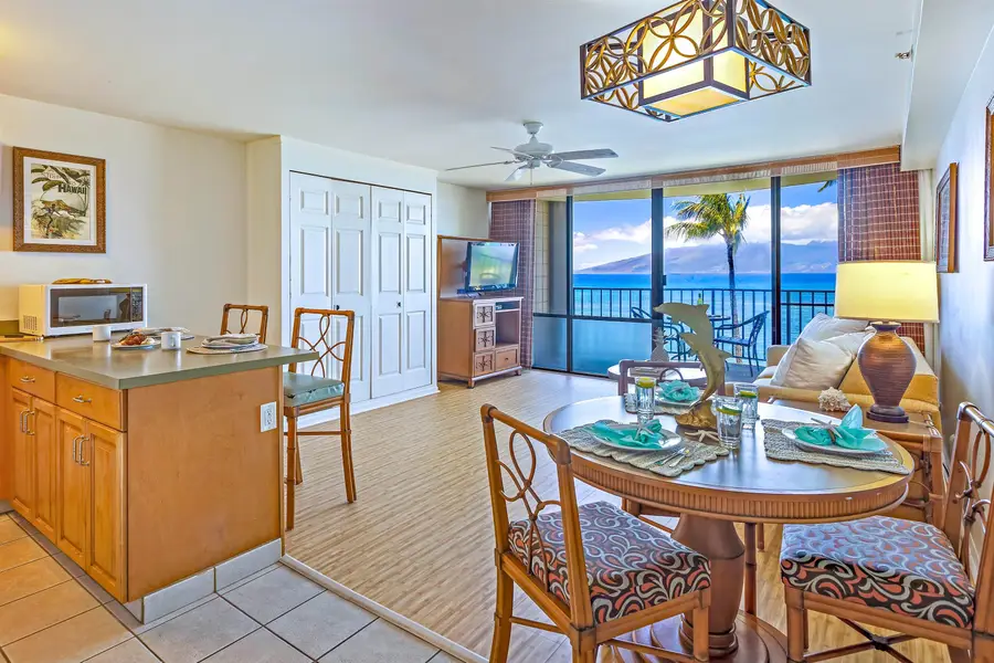 4327 Lower Honoapiilani Rd #406B, Lahaina, HI 96761 - #2