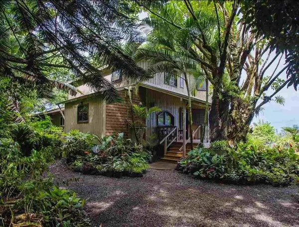 810 Upper Ulumalu Rd, Haiku, HI 96708