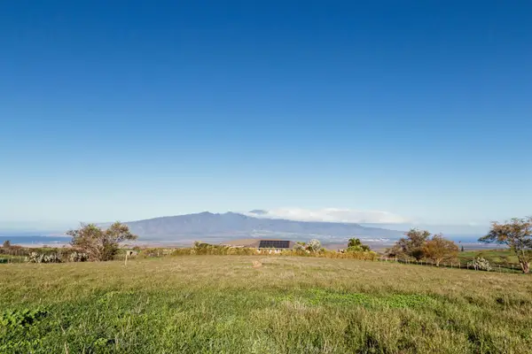 182 Hoomaikai Pl #Unit B, Kula, HI 96790