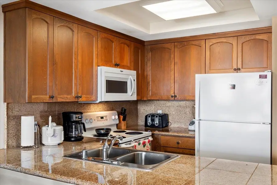 4401 Lower Honoapiilani Rd #B-401, Lahaina, HI 96761 - #2
