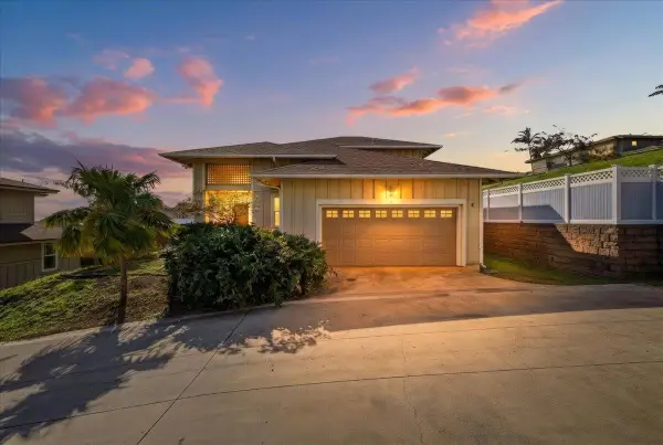 7 Luna Kia Pl, Wailuku, HI 96793