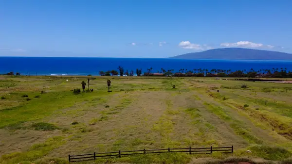 2020 Waianukole St #1, Lahaina, HI 96761
