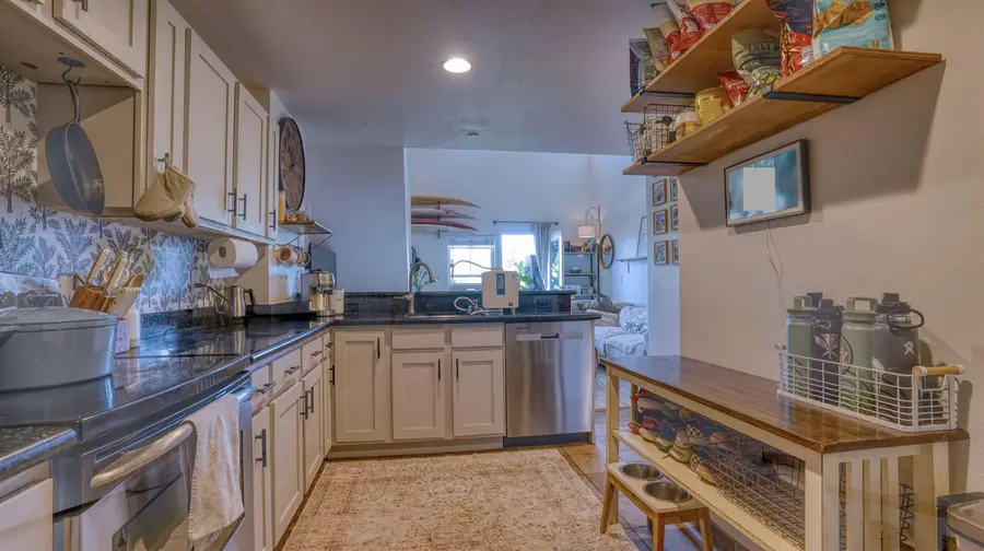 3710 Lower Honoapiilani Rd #F44, Lahaina, HI 96761 - #3