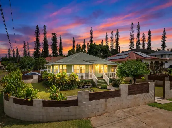 325 Thirteenth St, Lanai City, HI 