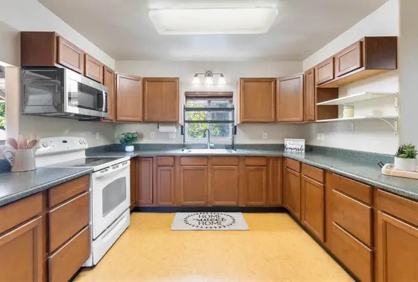 1855 Mill St #A, Wailuku, HI 96793