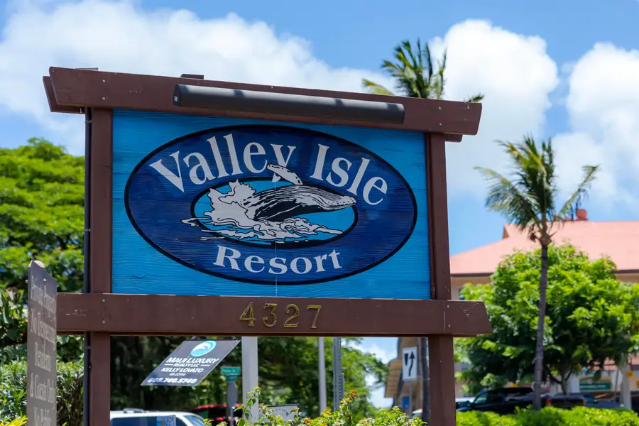 4327 Lower Honoapiilani Rd #705B, Lahaina, HI 96761 - #2