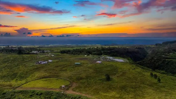 2759 Baldwin Ave #A, Makawao, HI 96768