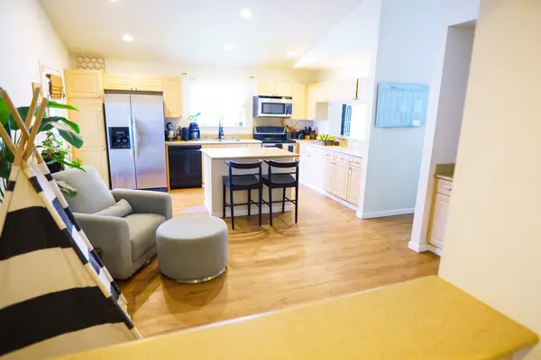 198 Anamuli St, Kahului, HI 96732