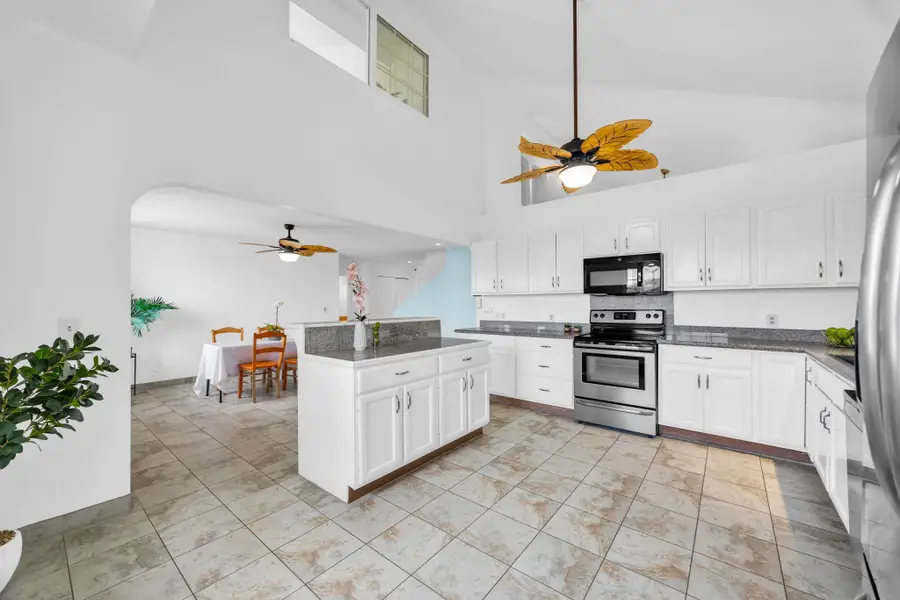 257 Kuualoha St, Kahului, HI 96732 - #3