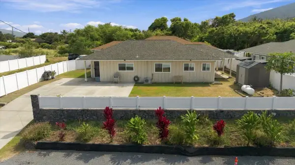 1867 Makahala Pl, Wailuku, HI 96793