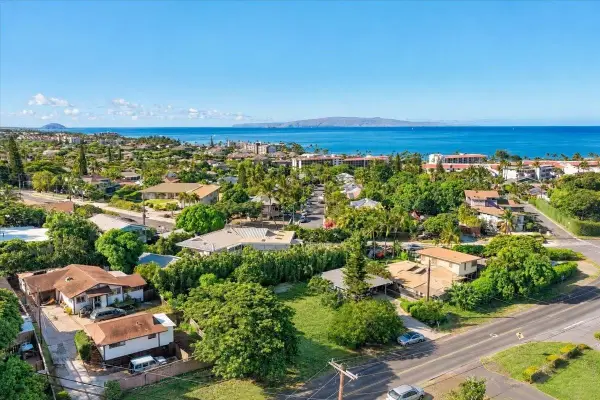 240 Kanani Rd, Kihei, HI 96753
