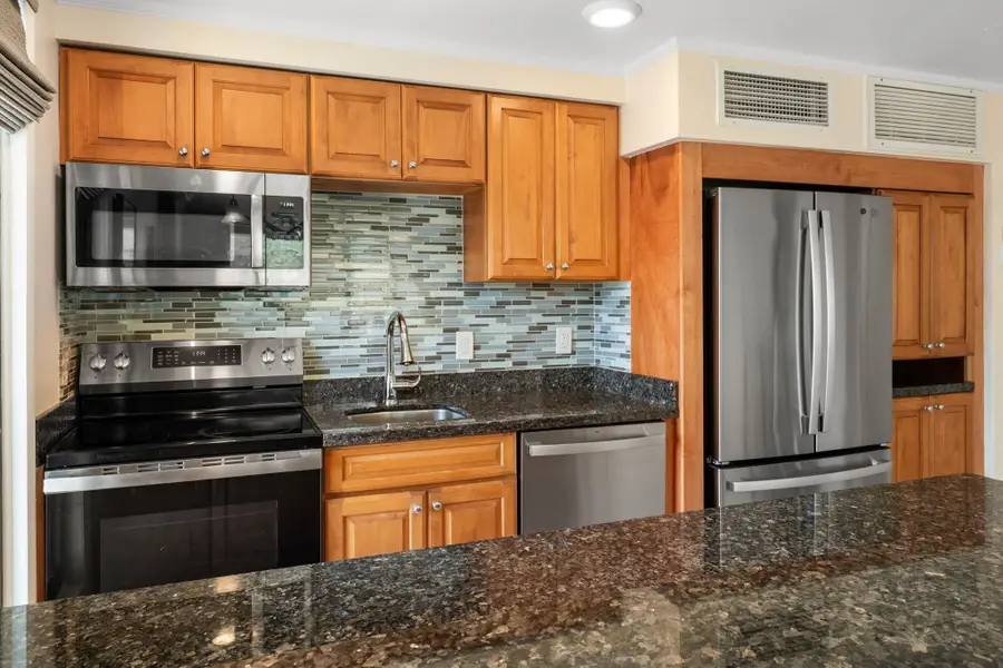 475 Front St #402, Lahaina, HI 96761 - #2