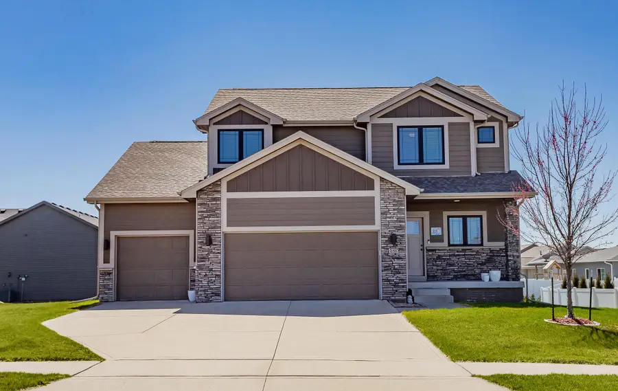 480 NE Bobcat Drive, Waukee, IA 50263 - Image #2
