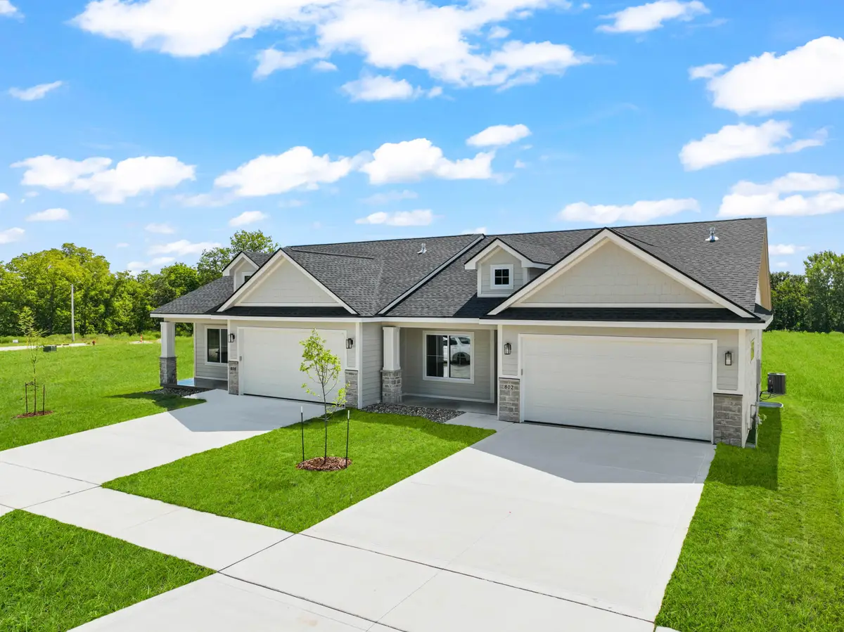 802 Academy Circle, Nevada, IA 50201 - Image #1