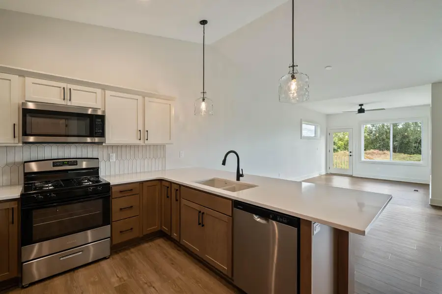 802 Academy Circle, Nevada, IA 50201 - Image #2