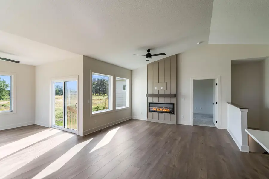 804 Academy Circle, Nevada, IA 50201 - Image #2