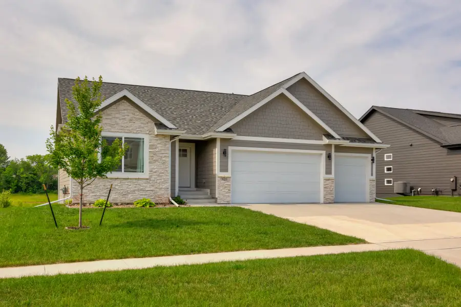 520 Creekview Avenue, Polk City, IA 50226 - Image #2