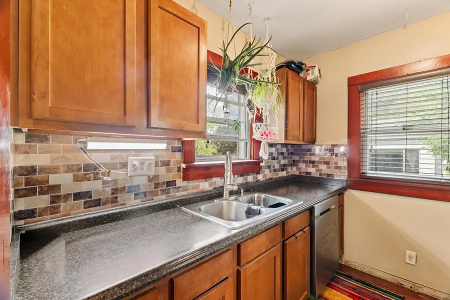 2355 Saylor Road, Des Moines, IA 50313 - Image #2