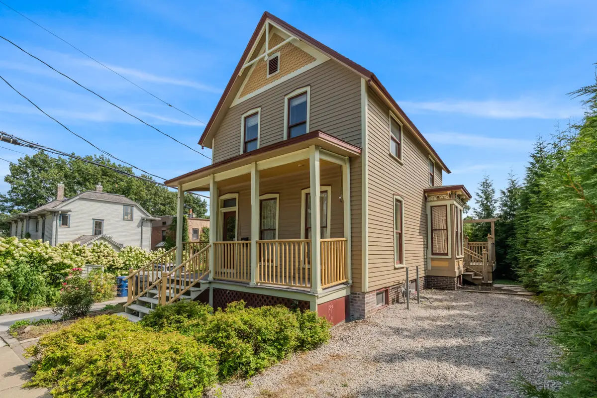 1614 Center Street, Des Moines, IA 50314 - Image #1