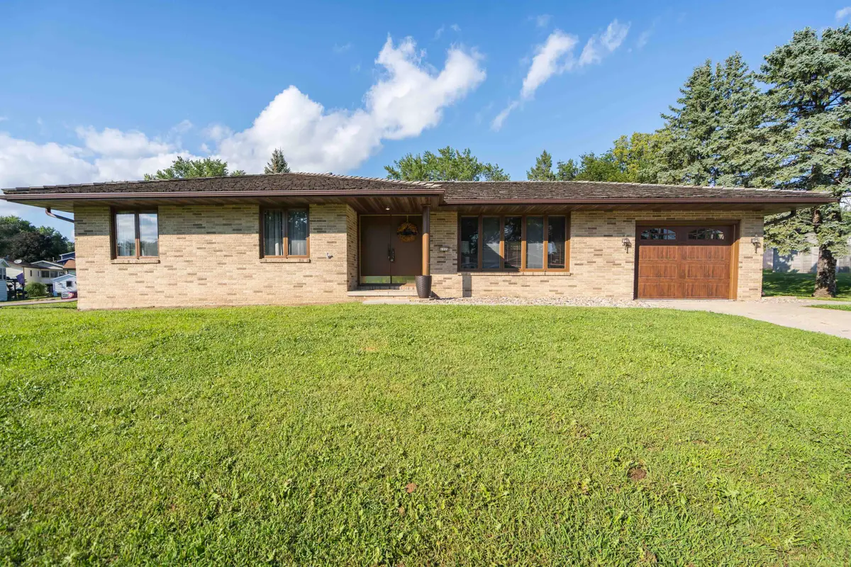 1115 Pleasant Street, Carlisle, IA 50047 - Image #1