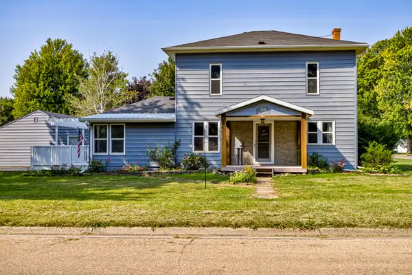 208 3rd Avenue, State Center, IA 50247