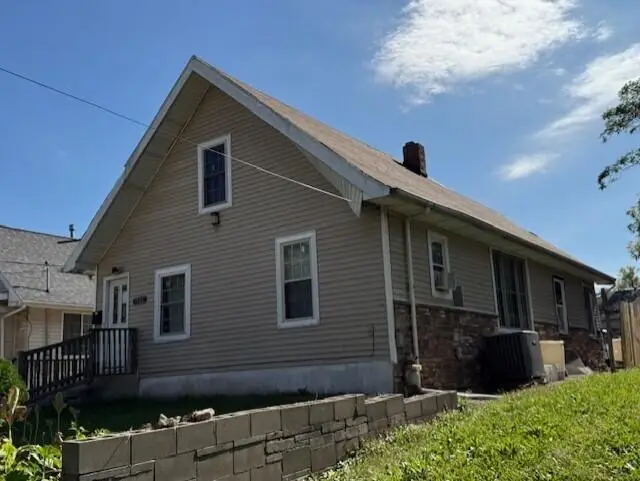 1716 Mondamin Avenue, Des Moines, IA 50314 - #2