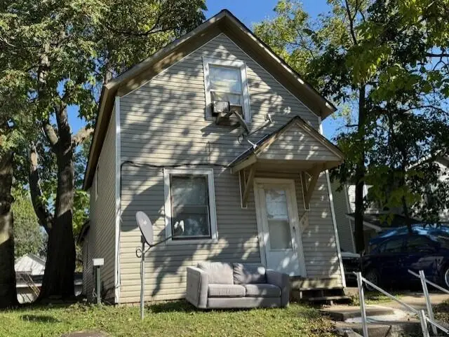 1251 10th Street, Des Moines, IA 50314 - #1