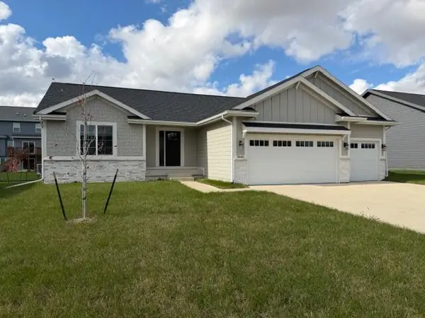 2640 Abbott Drive, Waukee, IA 50263